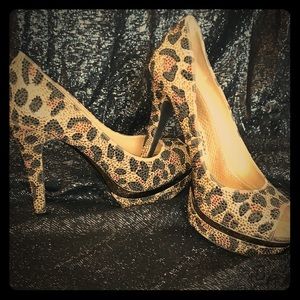 Luxurious leopard print peep toes